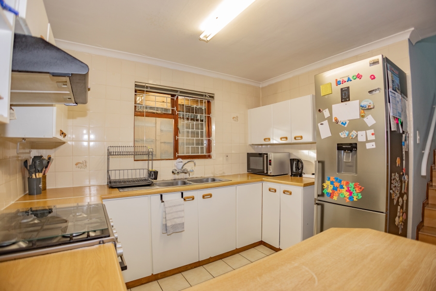 3 Bedroom Property for Sale in Oakdale Western Cape